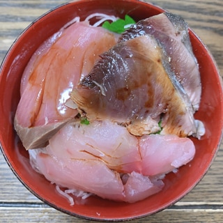 カツオのたたき丼